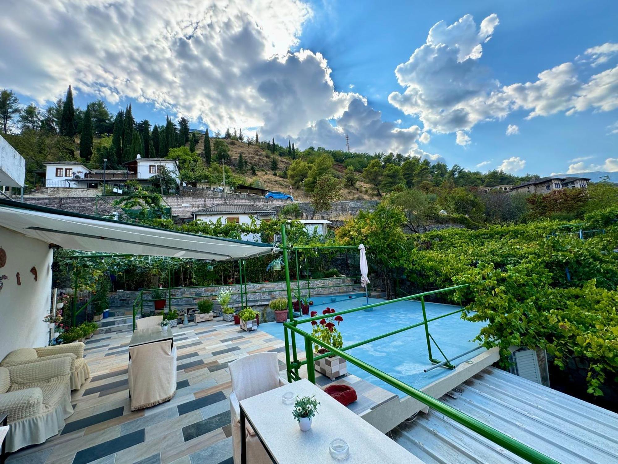 Panoramic View Guest House จีโรคาสเตอร์ ภายนอก รูปภาพ